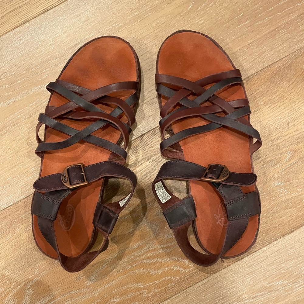 Barely worn size 9 Chacos